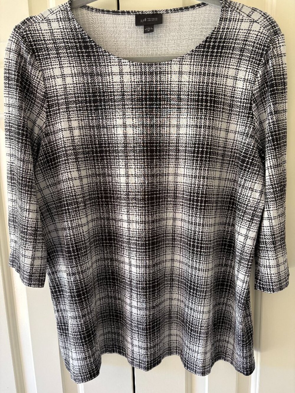NWOT J. Jill Wearever Gray & Black Plaid 3/4 Sleeve Top  Sz M